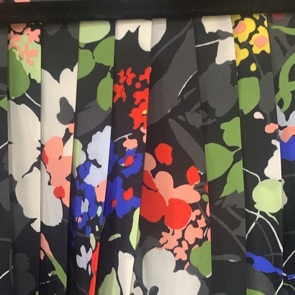 Banana Republic black mesh and floral skirt size 10 - Picture 4 of 6